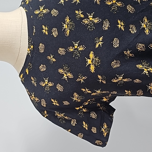 Alice + Olivia Rylyn Embellished T-Shirt - Picture 2 of 10